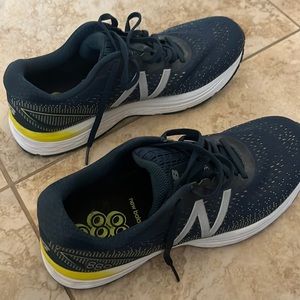 Men’s New Balance V9 sneakers. Size 10.